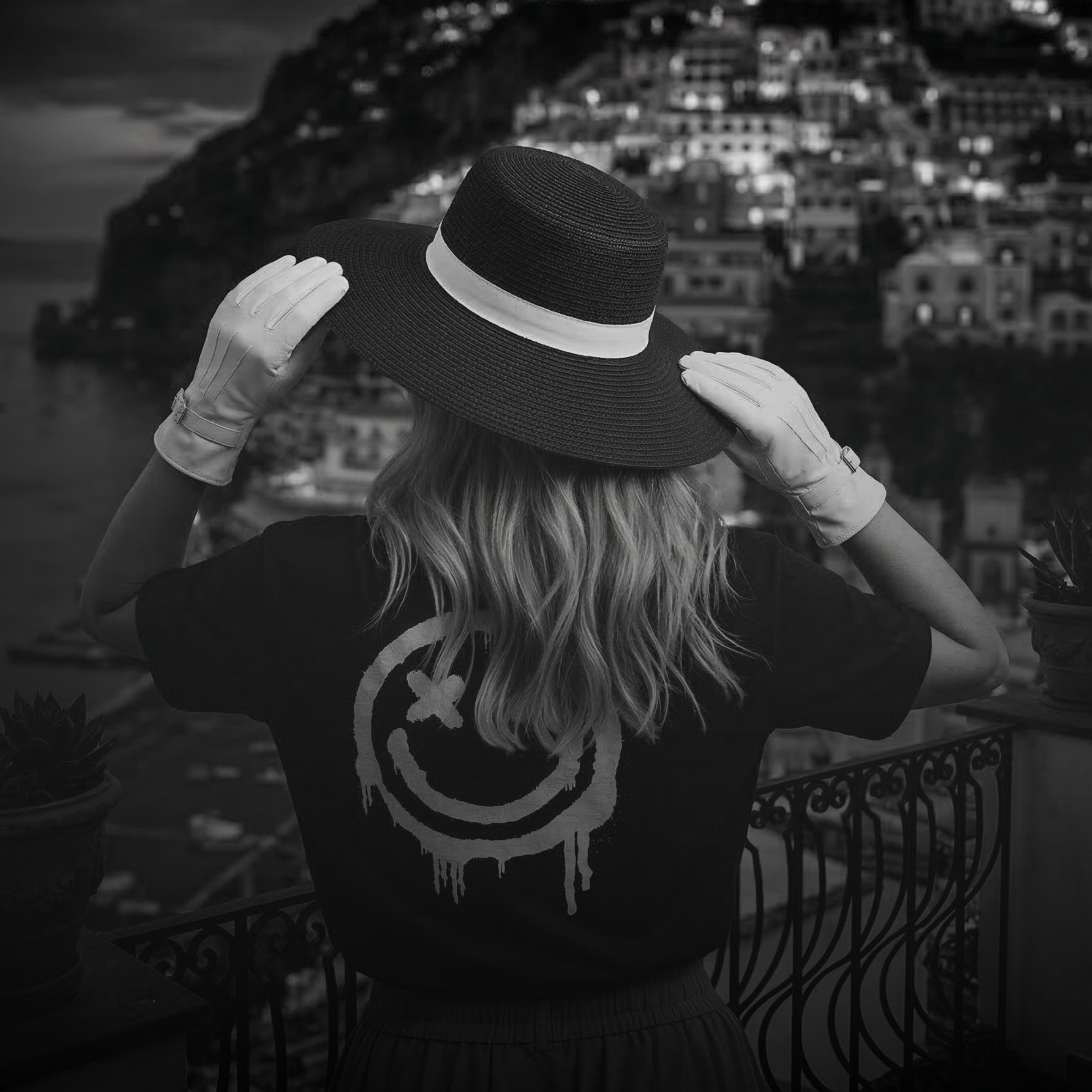 D.L.G Premium Shirt | Woman Essential Line - The Back Smile