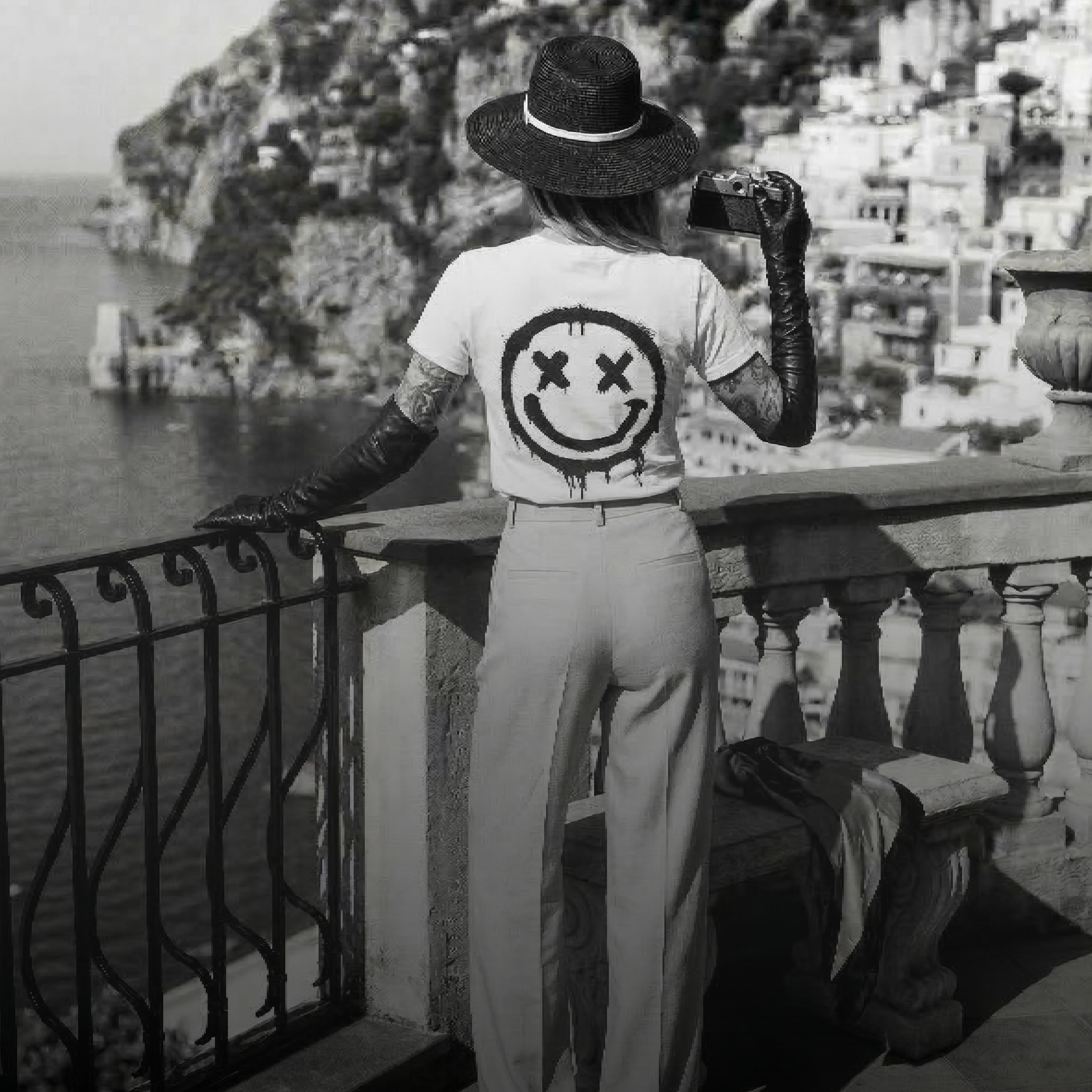 D.L.G Premium Shirt | Woman Essential Line - The Back Smile