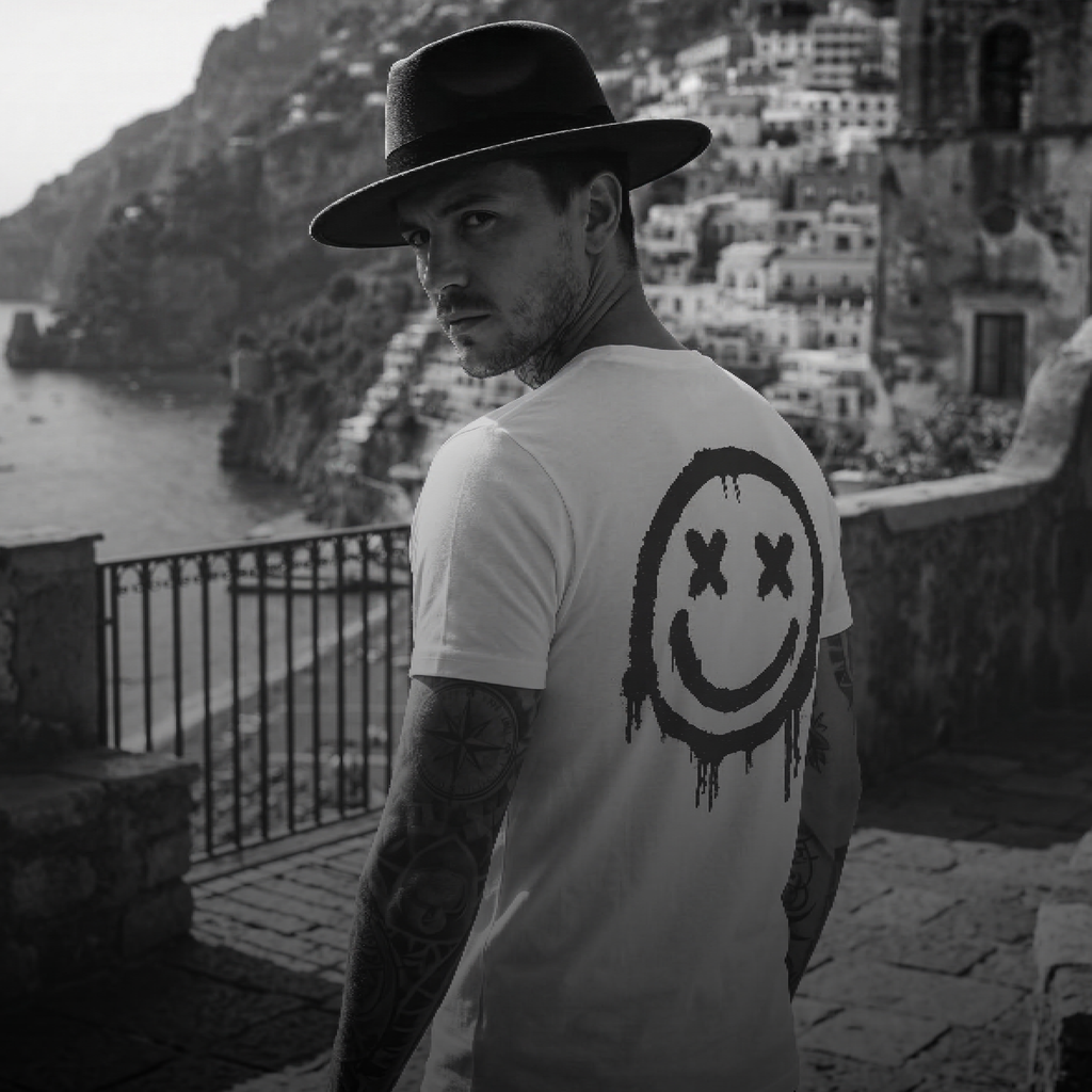 D.L.G Signature Shirt | Man Essential Line - The Back Smile