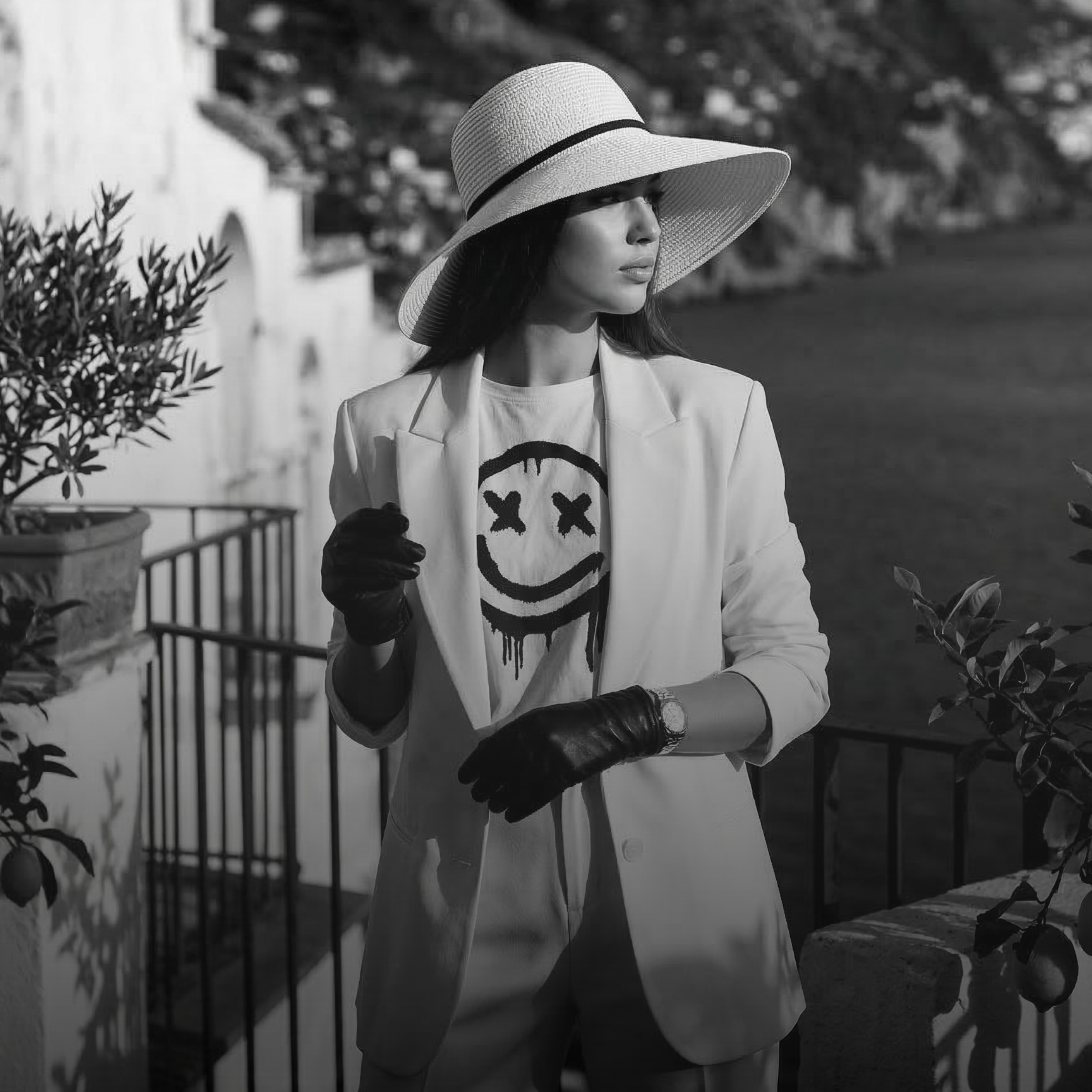 D.L.G Premium Shirt | Woman Essential Line - The Front Smile