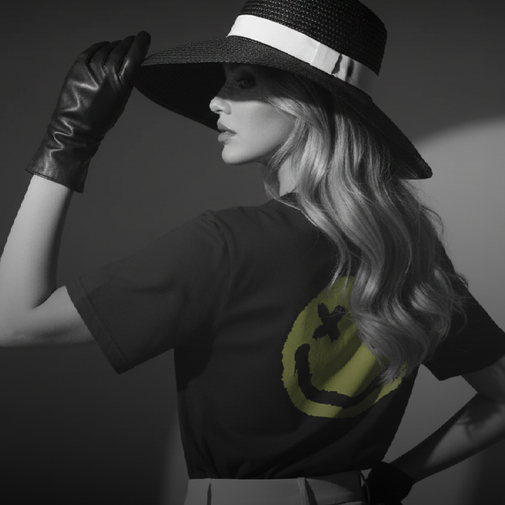 D.L.G Signature Shirt | Woman Essential Line - The Back Smile LIMITED EDITION